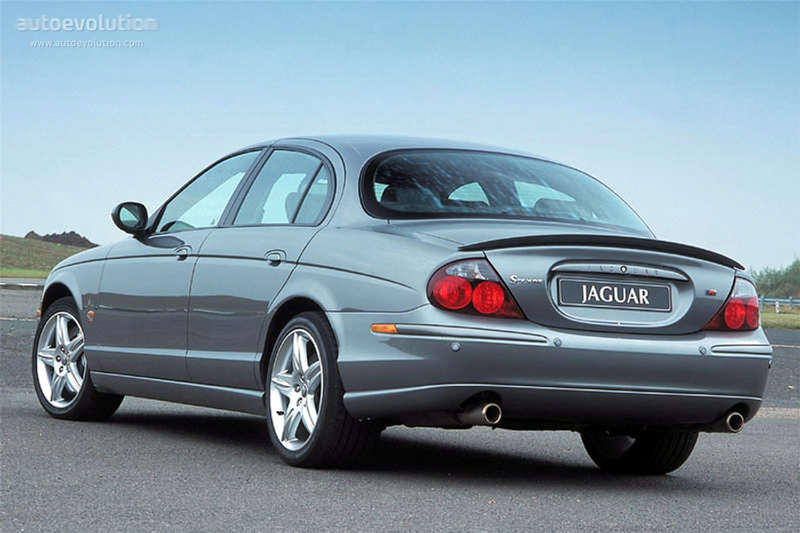 Illustration for article titled The time I bought a Jaguar S Type R and got rid of it in 4 days.